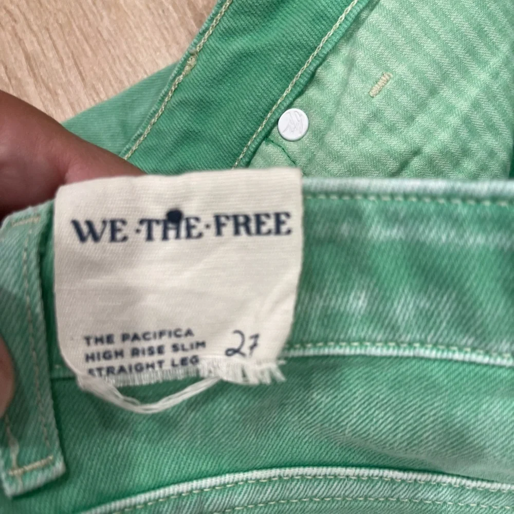 Free People The Pacifica High Rise Slim Straight Leg Jeans in Kelly Green.Sz 27